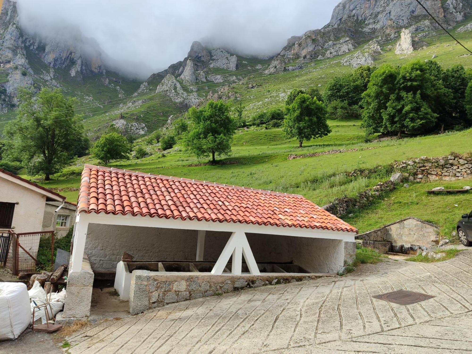 La Casina De Tielve De Cabrales Dentro Del Parque Nacional Picos De Europa Villa Exteriör bild